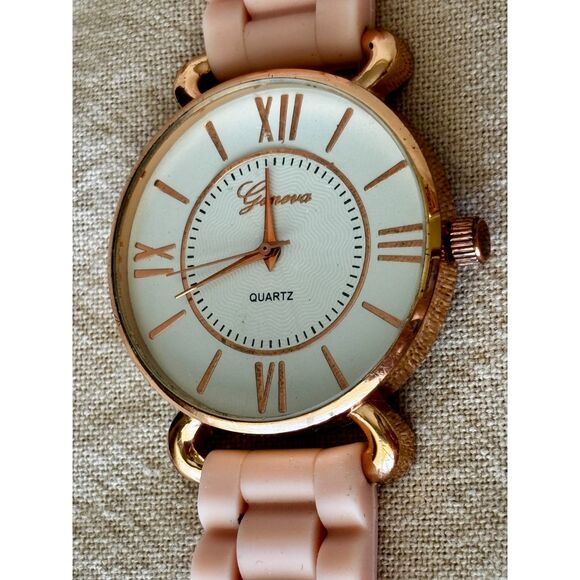 Geneva quartz pink and gold women's watch, new battery - Picture 1 of 5